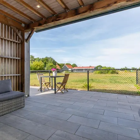 Welcome in - Vakantiewoning Jikkemien met terras, vrij uitzicht en huisdiervriendelijk-3