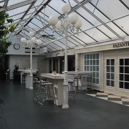 Hotel De Rustende Jager-2