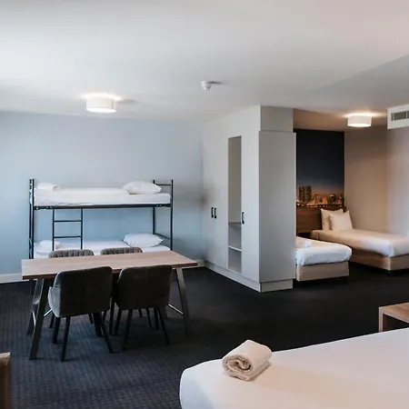 Rotterdam Teleport Hotel-3