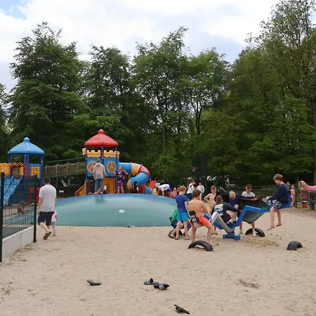 Vakantiepark 'T Urkerbos - Kabouterhuisje-2