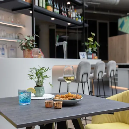 Ibis Styles Delft City Centre-3