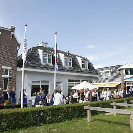 Strandhotel Om de Noord-2