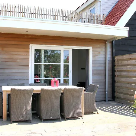 Strandvilla Roots-2