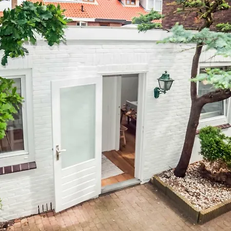 Cozy Bungalow For 2 Zandvoort-3