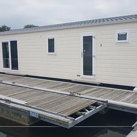 Bestmarine Waterchalets Flevo Marina-3