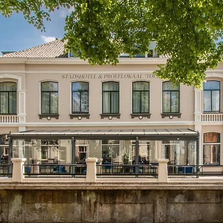 Stadshotel & Proeflokaal 'Toer-3