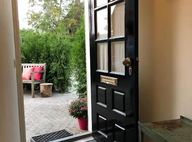 The Old Garage Bed and Breakfast Berkel-Enschot, Nederland