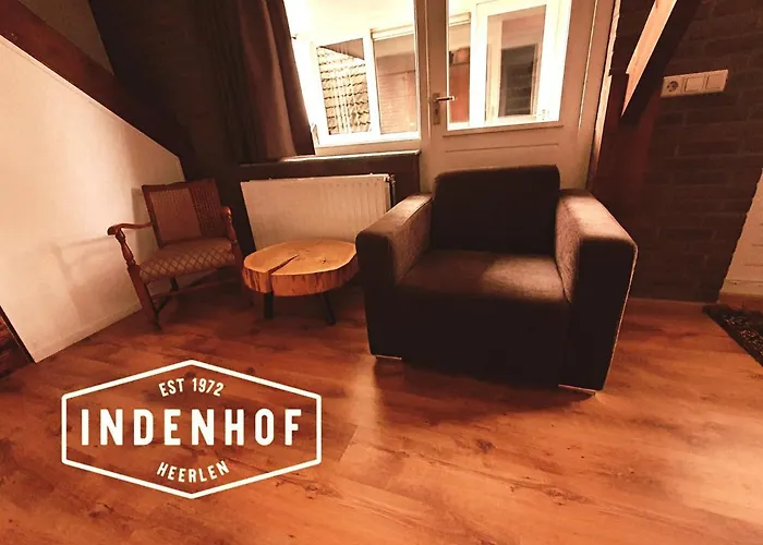 Groepsaccommodatie In Den Hof Heerlen, Nederland