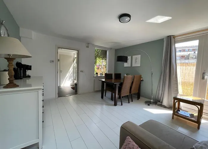 Zomerhuis B&B Noordwijk Aan Zee 150M Van Strand Your Own Private Bubble, Nederland