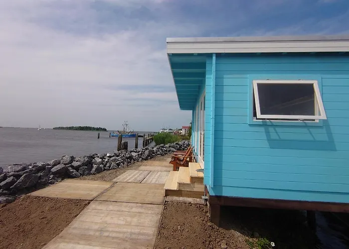 Waterhuisjes Op De Pier Van LauwersmeerPlezier!