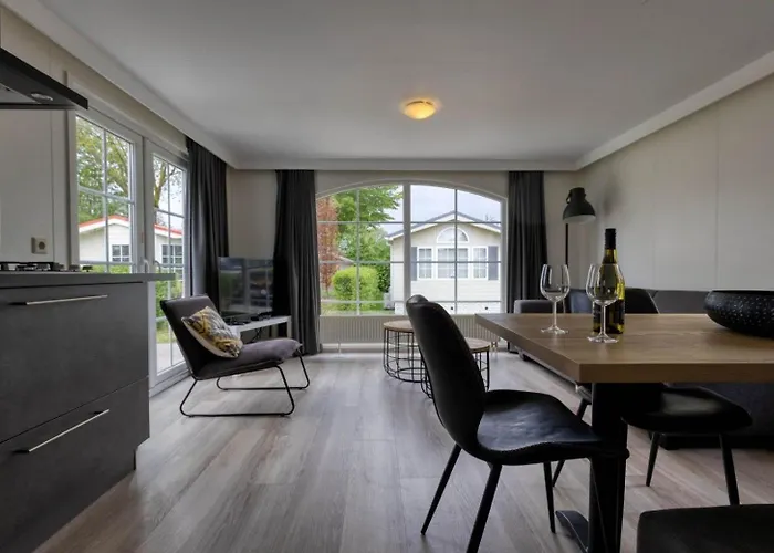 Recreatiepark Jachthaven De Veerstal Lathum - Luxe Chalet