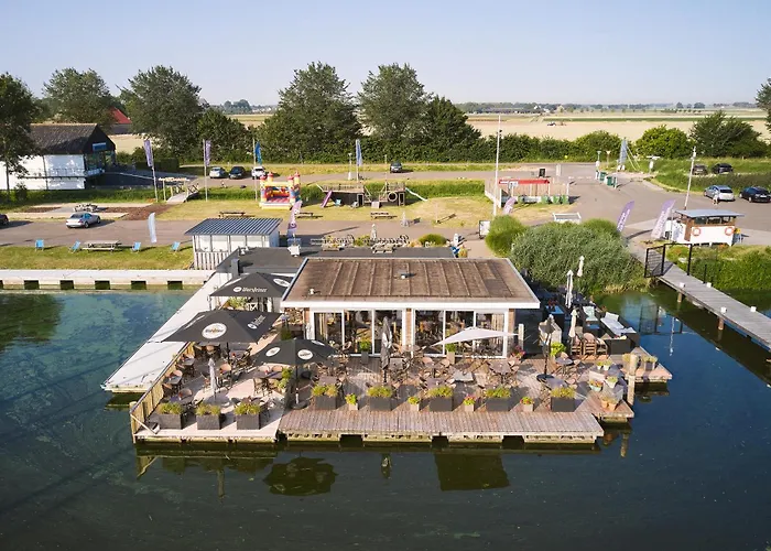 Home Of The Houseboat - Zen