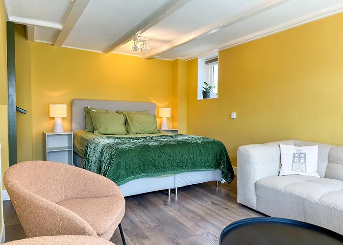 Luxe familie appartement bij de Waegh Dokkum, Nederland