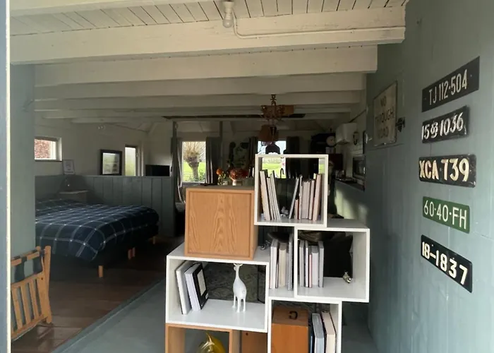 Holiday Cottage De Garage Inn Hank, Nederland