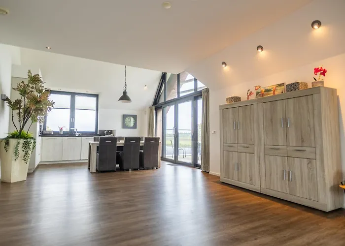 Het Maashotel Broekhuizen , Netherlands