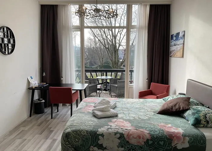 Hotel Plato By Hofstad Studios Den Haag, Nederland