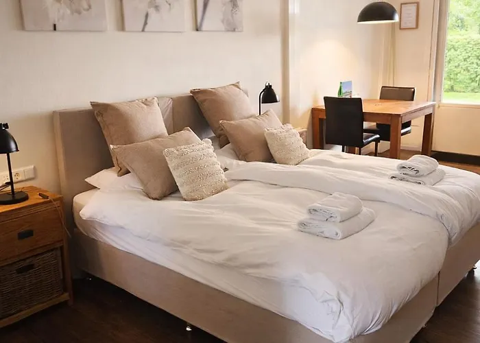 Rheezerstee Bed and Breakfast, Nederland