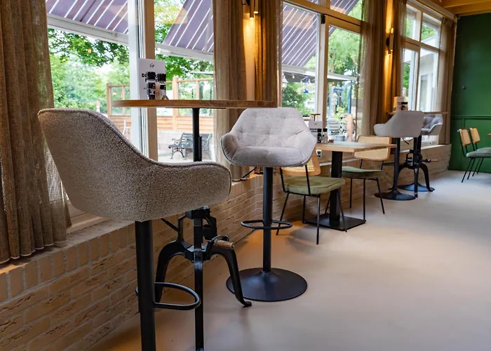 Hotel And Restaurant Van Saaze - Free Parking