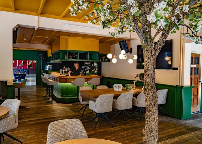 Hotel And Restaurant Van Saaze - Free Parking