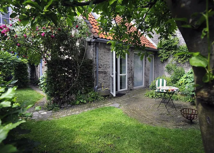 Achter De Sterren