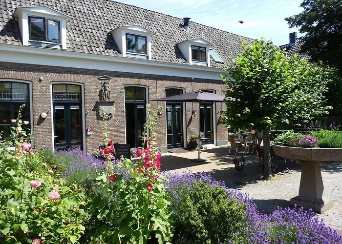 Het Weeshuis Bolsward, Nederland