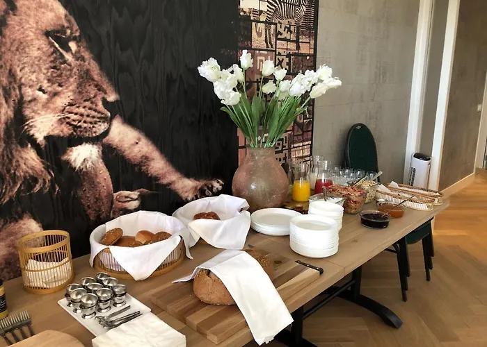 Hotel van Schagen, Nederland